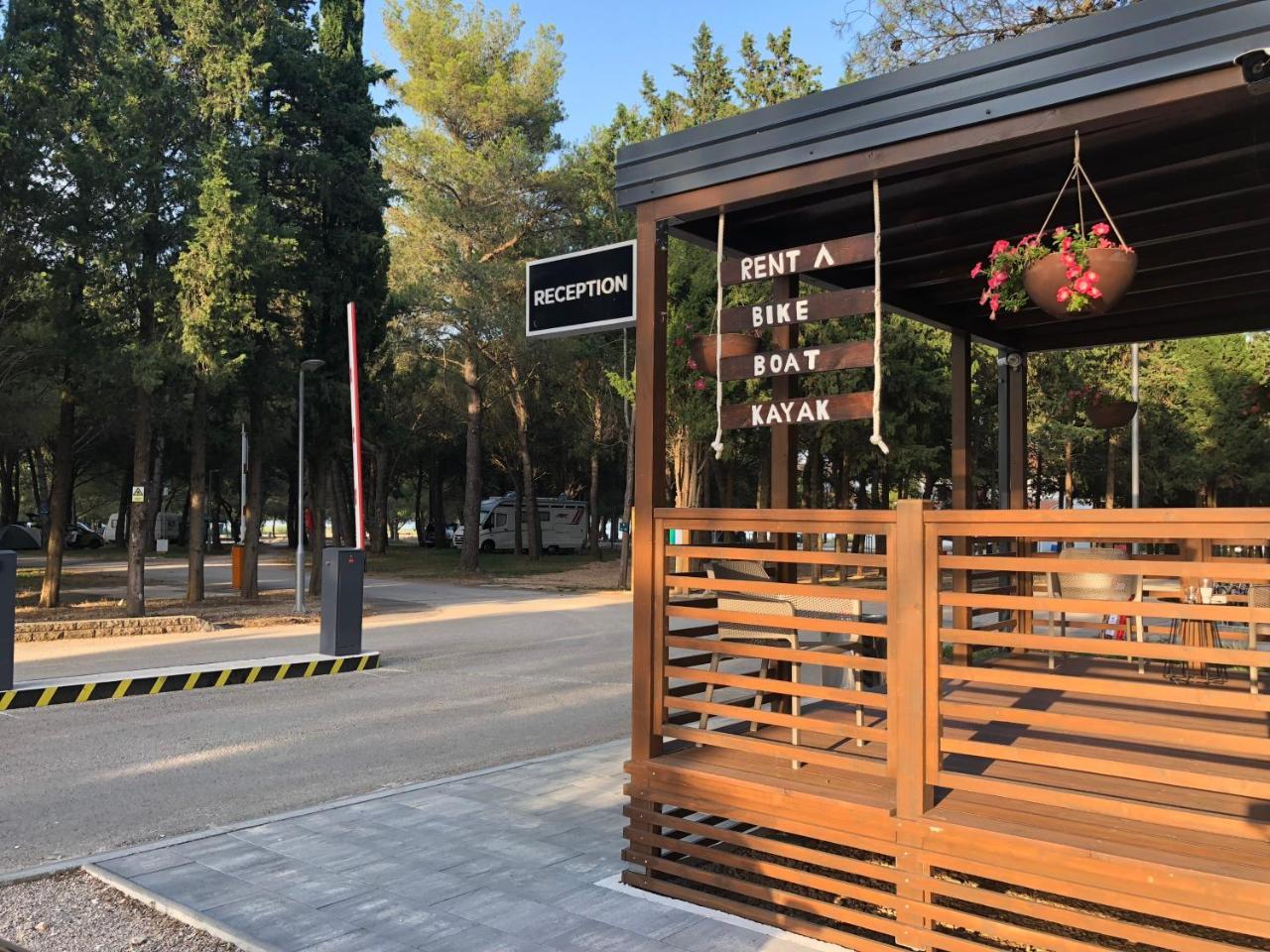 Camping Vransko Jezero - Crkvine Pakoštane Buitenkant foto